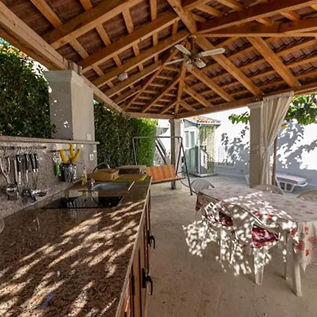 By The Sea - 11929 Apartman