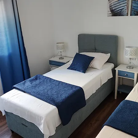 By The Sea - 11929 Apartman